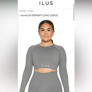 ILUS Long Sleeve Workout Top 🩶